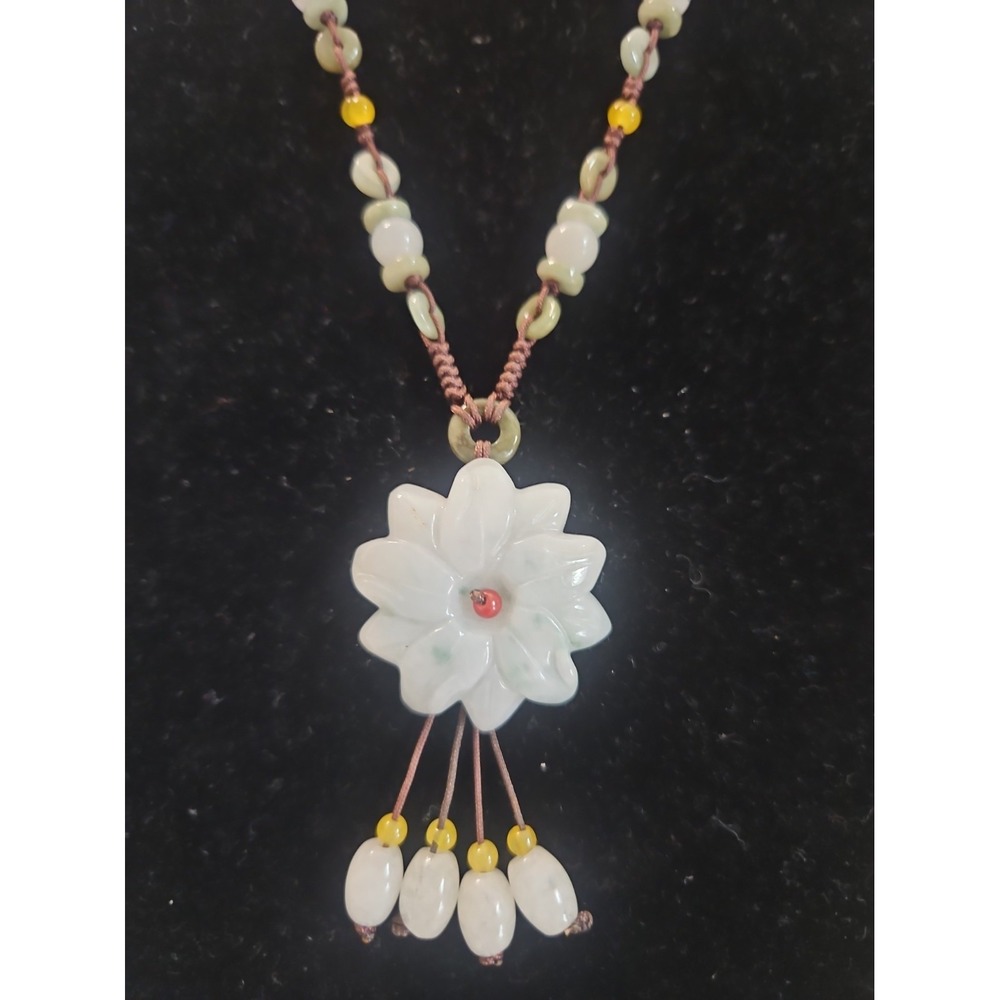 Vintage Jade Flower Pendant on Handmade Women Necklace